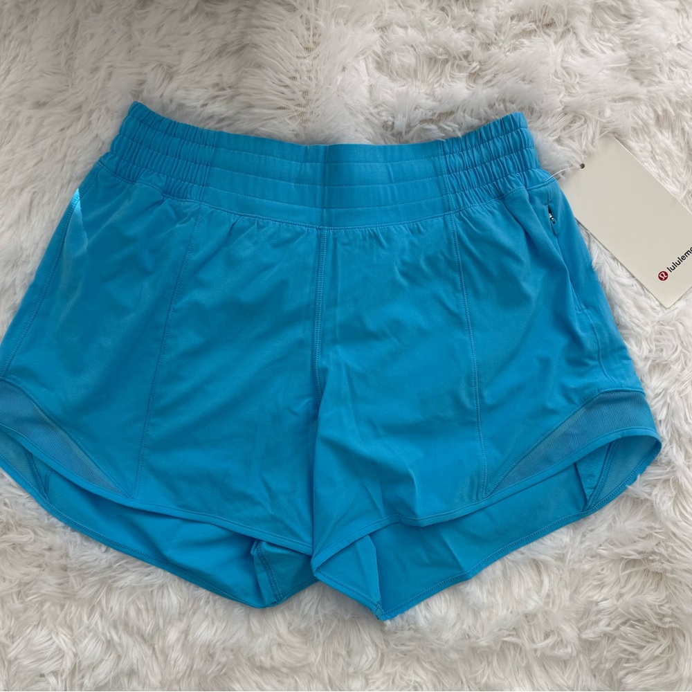 Lululemon Hotty Hot LR short 4” lined